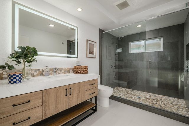 2681 Latham Dr, Sacramento, CA 95864