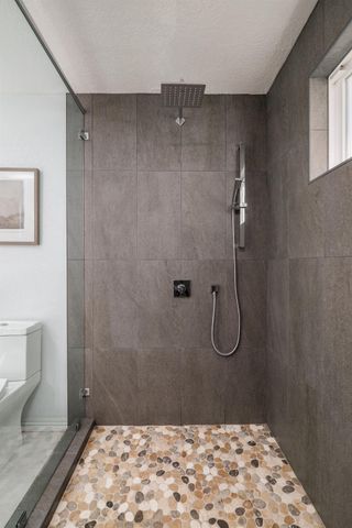 2681 Latham Dr, Sacramento, CA 95864