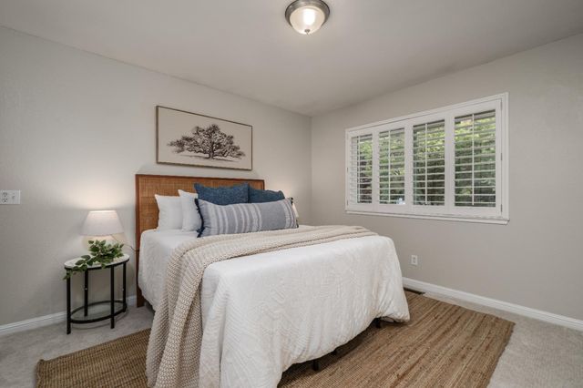 2681 Latham Dr, Sacramento, CA 95864