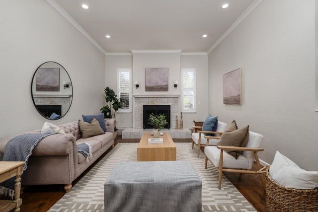 2681 Latham Dr, Sacramento, CA 95864