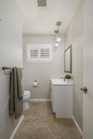 2681 Latham Dr, Sacramento, CA 95864