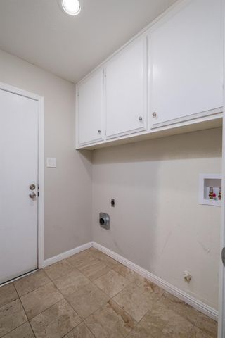 2681 Latham Dr, Sacramento, CA 95864