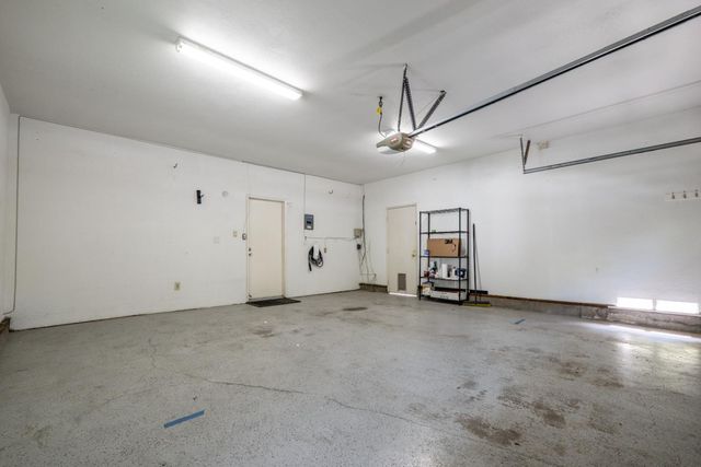 2681 Latham Dr, Sacramento, CA 95864