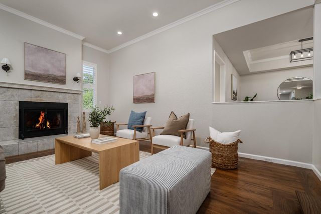 2681 Latham Dr, Sacramento, CA 95864