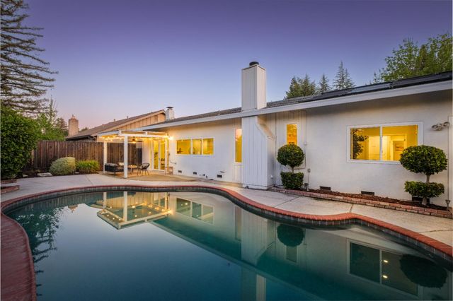 2681 Latham Dr, Sacramento, CA 95864