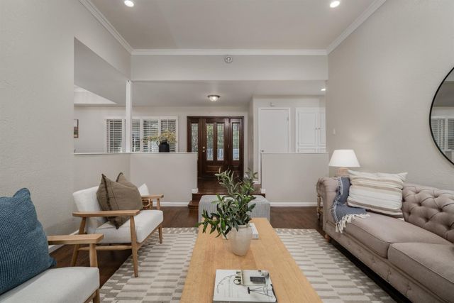 2681 Latham Dr, Sacramento, CA 95864