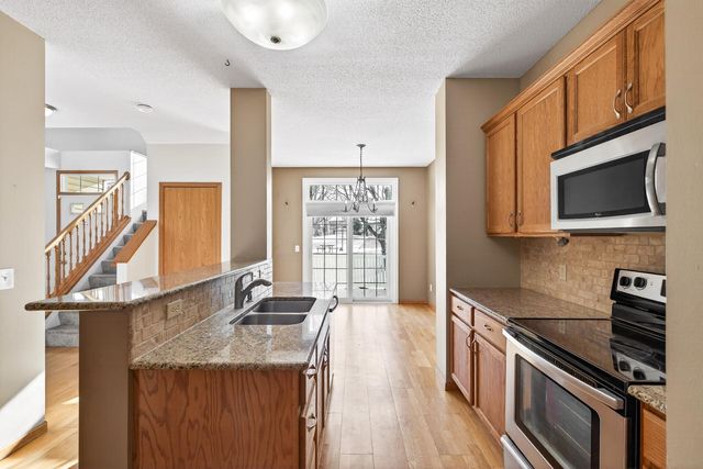 15522 Garnet Way 102, Apple Valley, MN 55124