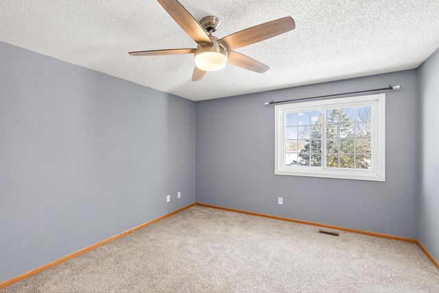 15522 Garnet Way 102, Apple Valley, MN 55124