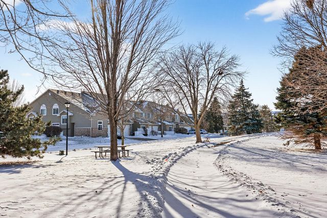 15522 Garnet Way 102, Apple Valley, MN 55124