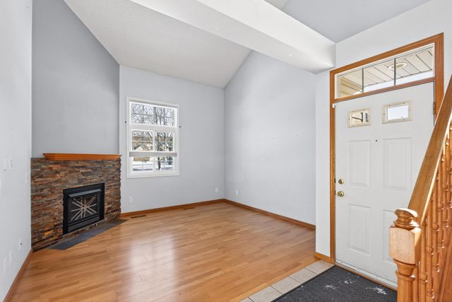 15522 Garnet Way 102, Apple Valley, MN 55124