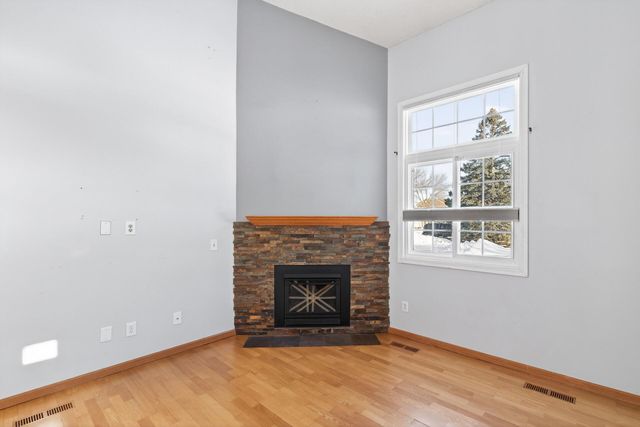 15522 Garnet Way 102, Apple Valley, MN 55124