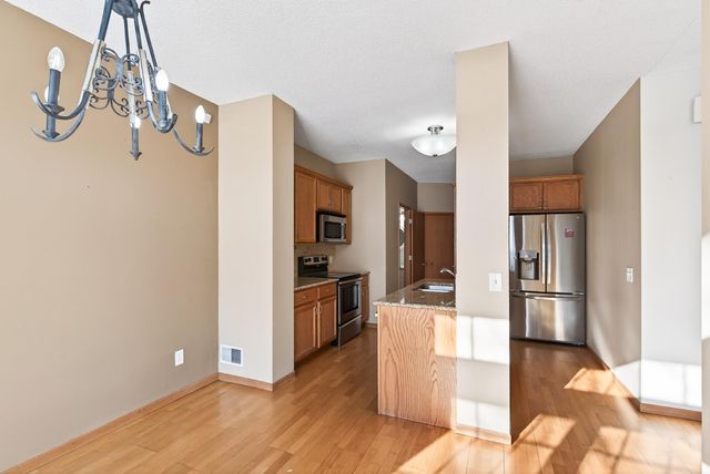 15522 Garnet Way 102, Apple Valley, MN 55124