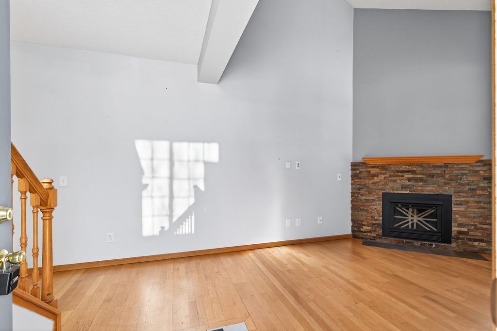15522 Garnet Way 102, Apple Valley, MN 55124 — photo 4