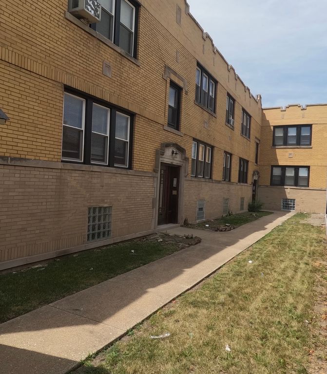 1206 N Laramie Avenue 1A, Chicago, IL 60651