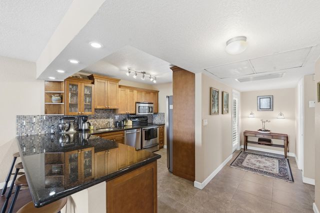 3180 NE 48th Court 215, Lighthouse Point, FL 33064