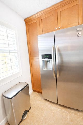 3180 NE 48th Court 215, Lighthouse Point, FL 33064