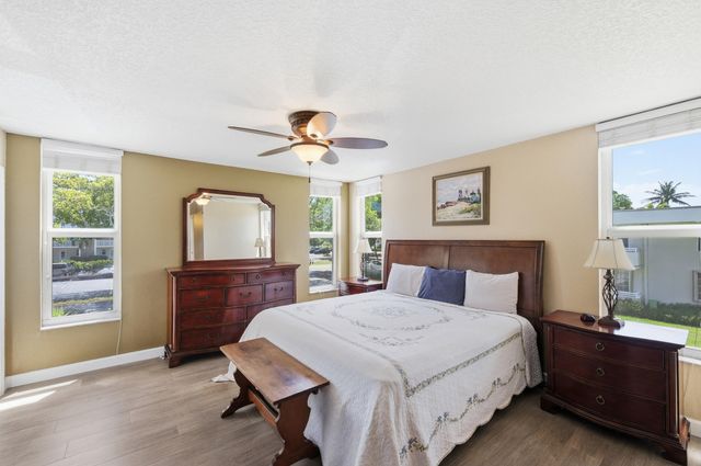 3180 NE 48th Court 215, Lighthouse Point, FL 33064