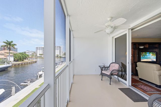 3180 NE 48th Court 215, Lighthouse Point, FL 33064