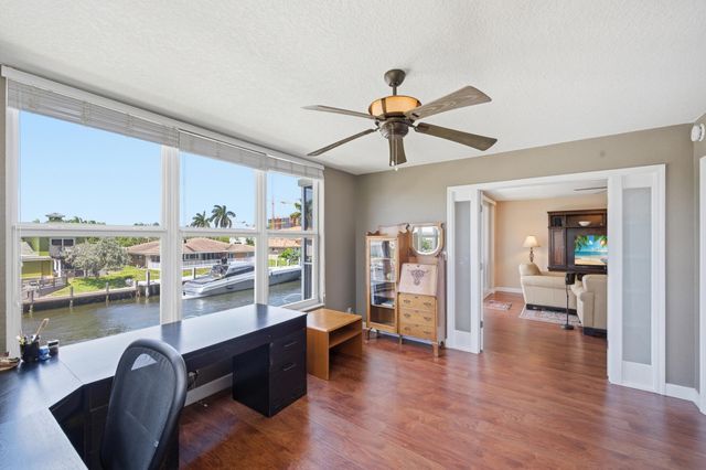 3180 NE 48th Court 215, Lighthouse Point, FL 33064