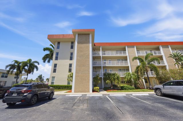 3180 NE 48th Court 215, Lighthouse Point, FL 33064