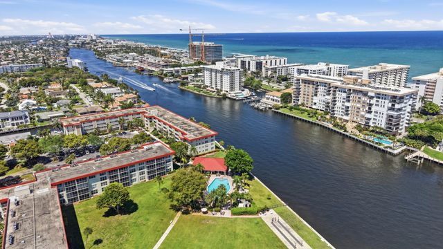 3180 NE 48th Court 215, Lighthouse Point, FL 33064