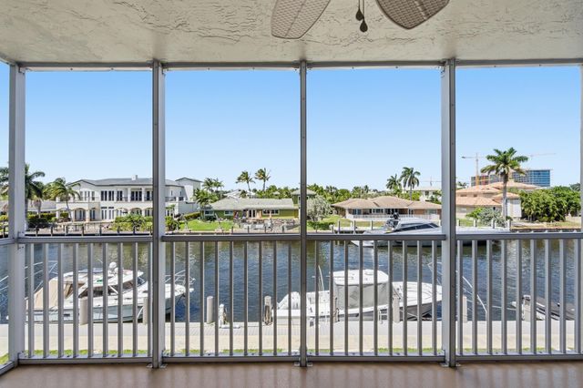 3180 NE 48th Court 215, Lighthouse Point, FL 33064