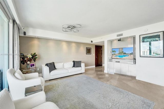 19400 Turnberry Way 1012, Aventura, FL 33180