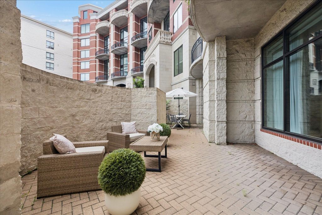 5005 Hidalgo Street 210, Houston, TX 77056