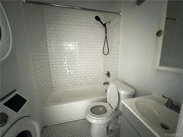 1 Lexington Hill 7, Harriman, NY 10926