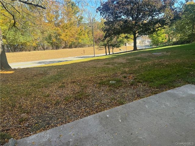 1 Lexington Hill 7, Harriman, NY 10926