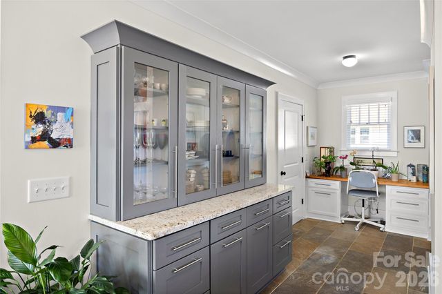 2309 Commonwealth Avenue, Charlotte, NC 28205