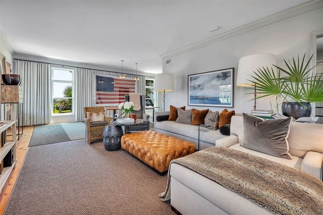 295 McIntosh Ave, St Simons Island, GA 31522