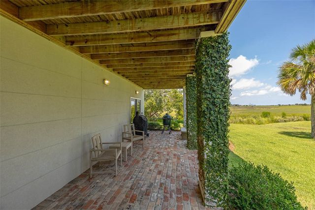 295 McIntosh Ave, St Simons Island, GA 31522