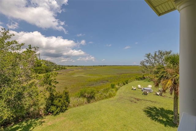 295 McIntosh Ave, St Simons Island, GA 31522