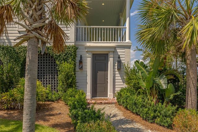 295 McIntosh Ave, St Simons Island, GA 31522