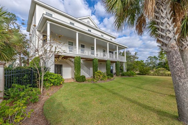 295 McIntosh Ave, St Simons Island, GA 31522