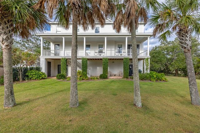 295 McIntosh Ave, St Simons Island, GA 31522