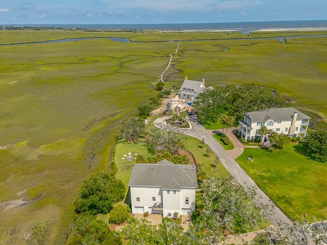 295 McIntosh Ave, St Simons Island, GA 31522