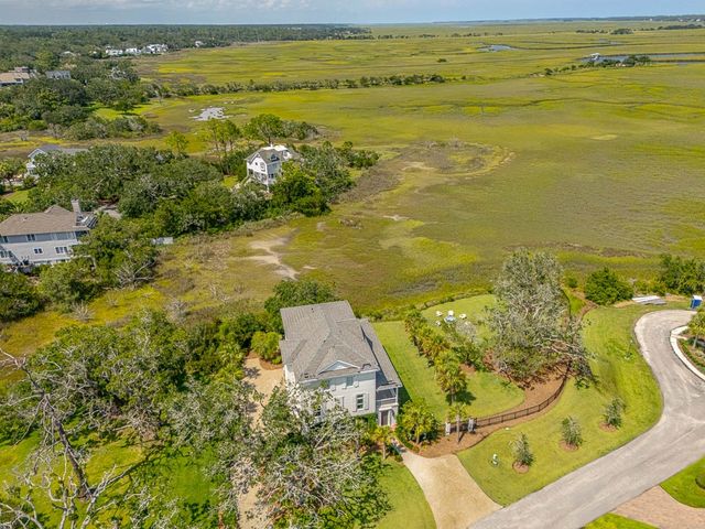 295 McIntosh Ave, St Simons Island, GA 31522