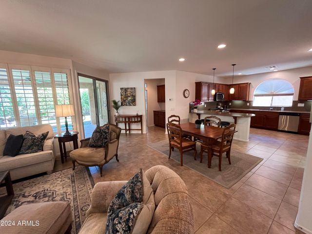 4502 E NARROWLEAF Drive, Gilbert, AZ 85298