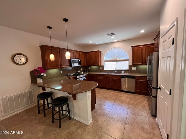 4502 E NARROWLEAF Drive, Gilbert, AZ 85298