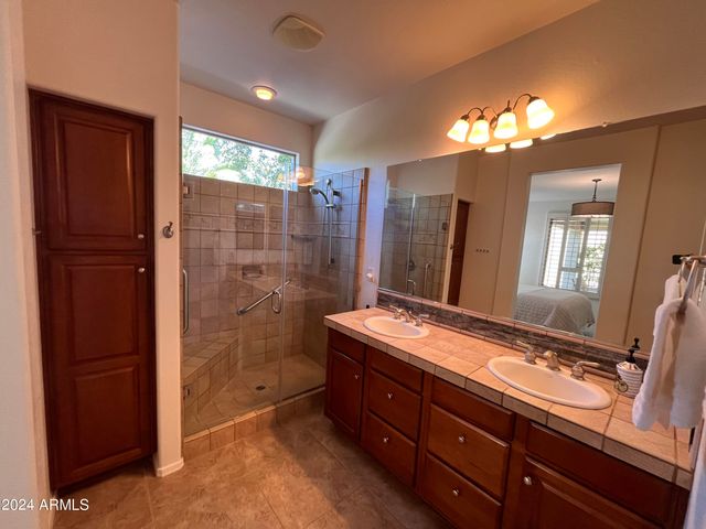 4502 E NARROWLEAF Drive, Gilbert, AZ 85298