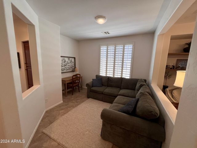 4502 E NARROWLEAF Drive, Gilbert, AZ 85298