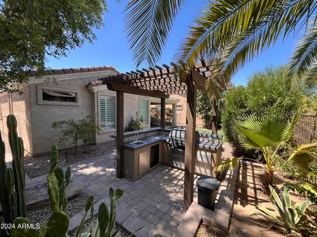 4502 E NARROWLEAF Drive, Gilbert, AZ 85298