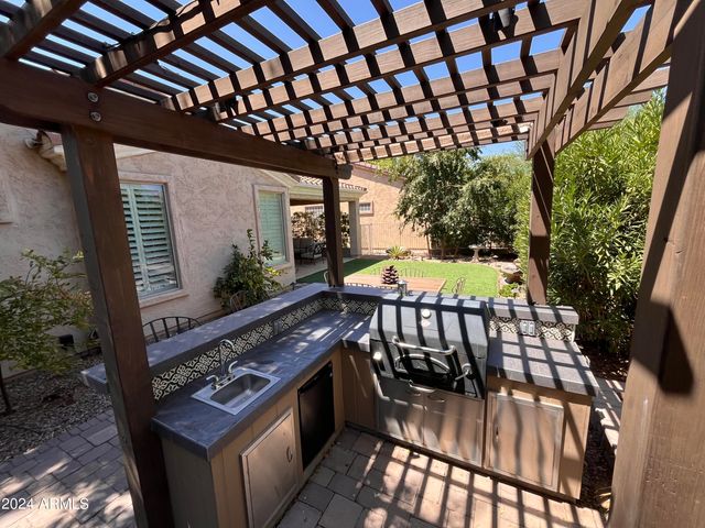 4502 E NARROWLEAF Drive, Gilbert, AZ 85298