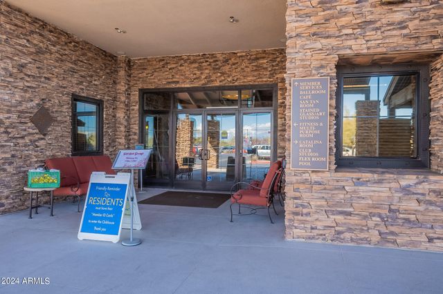 4502 E NARROWLEAF Drive, Gilbert, AZ 85298