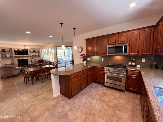 4502 E NARROWLEAF Drive, Gilbert, AZ 85298