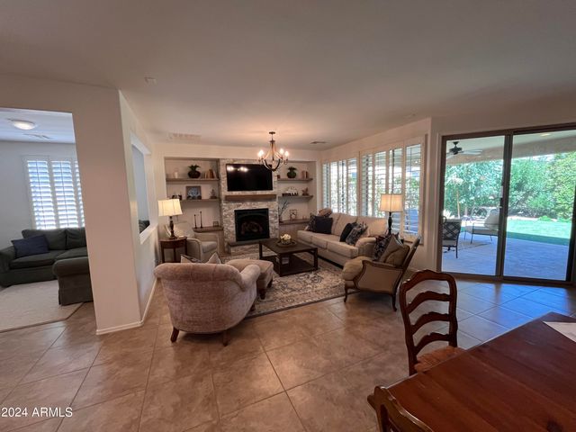 4502 E NARROWLEAF Drive, Gilbert, AZ 85298