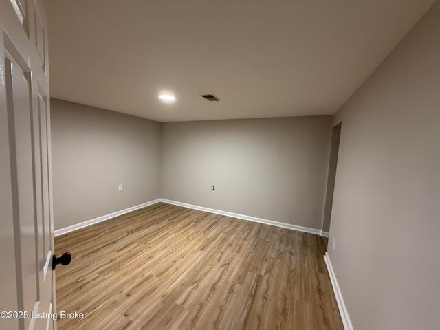 378 Dawson Hill Rd, Louisville, KY 40299