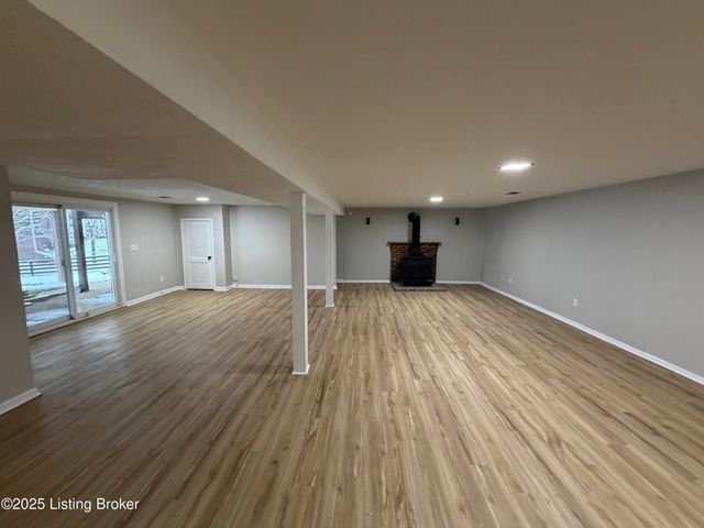 378 Dawson Hill Rd, Louisville, KY 40299